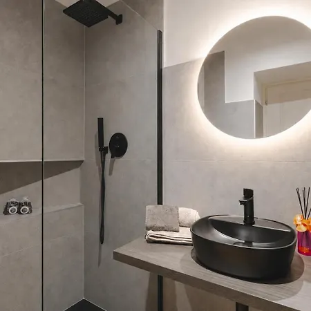 Apartment Homes Luxury In The Center Trieste